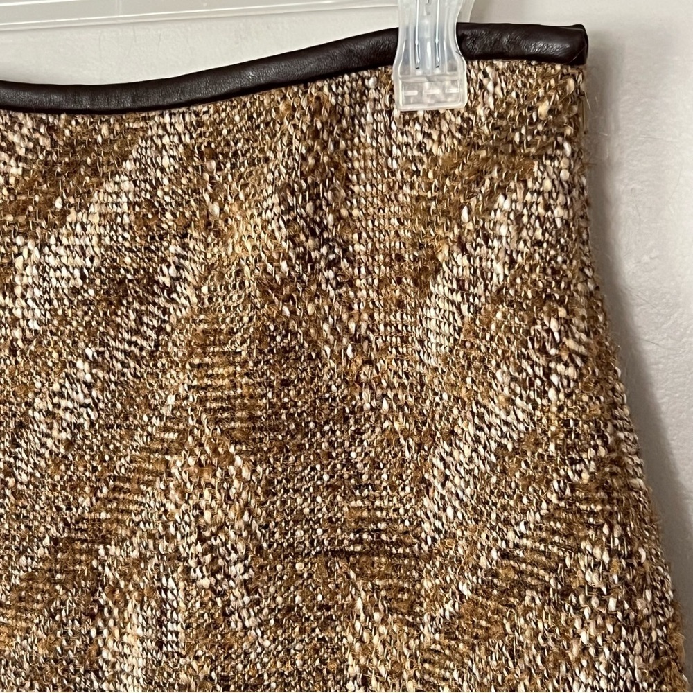 Classic Wool Tweed Mini Skirt Leather Trim 6 Gold Tan Brown Career Office Chic - Picture 3 of 14